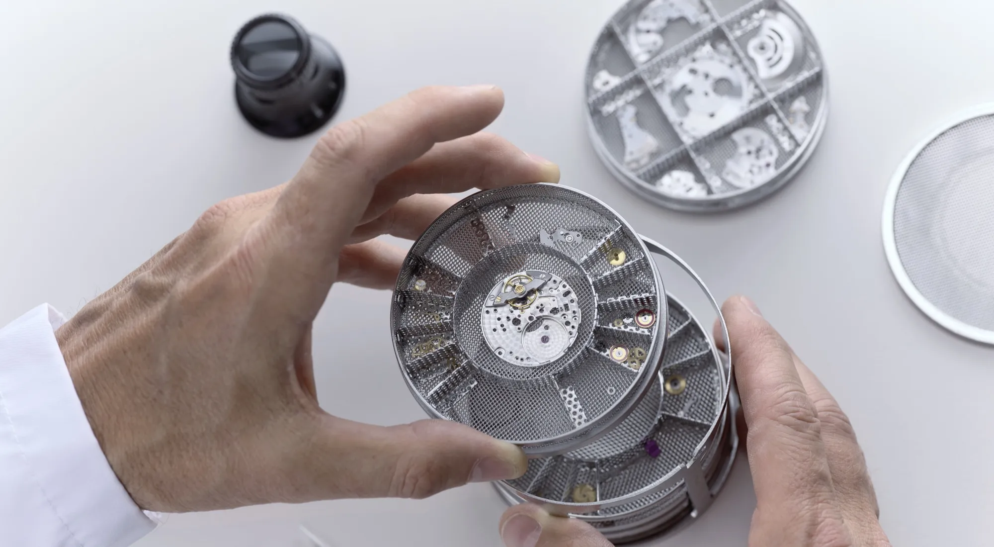 la procedura della revisione completa rolex - Nicora