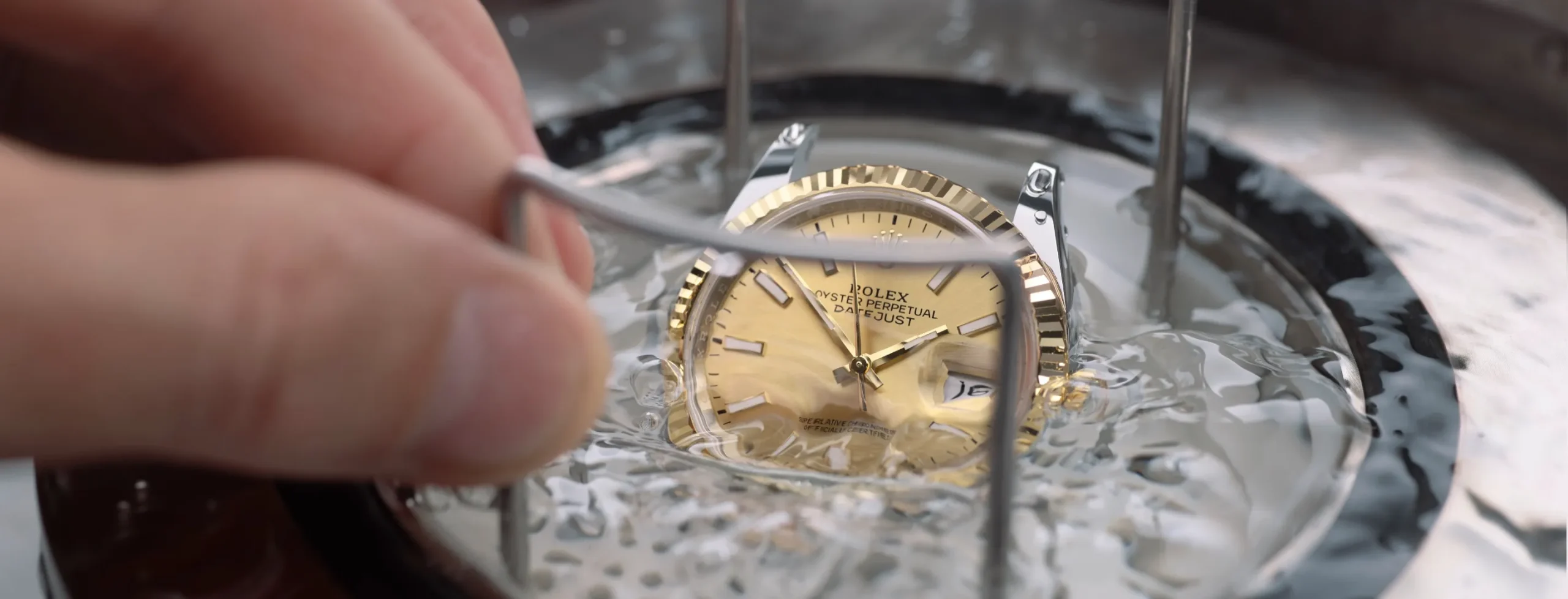 la procedura della revisione completa rolex - Nicora